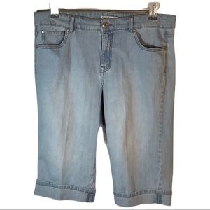 Bandolino Brady Skimmers Cuffed Capri Jeans Distressed Light Wash Size 12